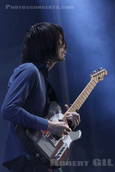 RADIOHEAD - 2017-07-02 - ARRAS - La Citadelle - Main Stage - Jonny Greenwood